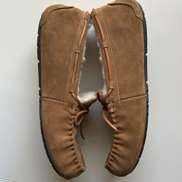 UGG Men’s Olsen Chestnut Tan Classic Moccasin Slippers Size 13
